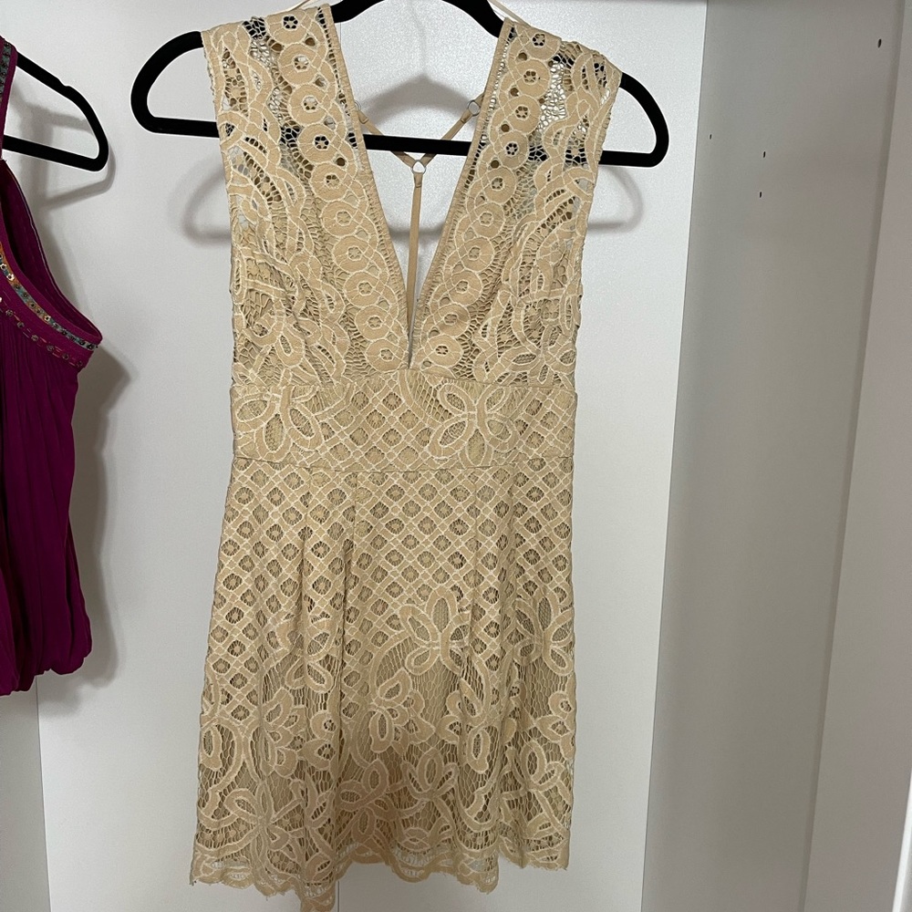 NWT Free people ‘one million lovers’ lace dress. (0)